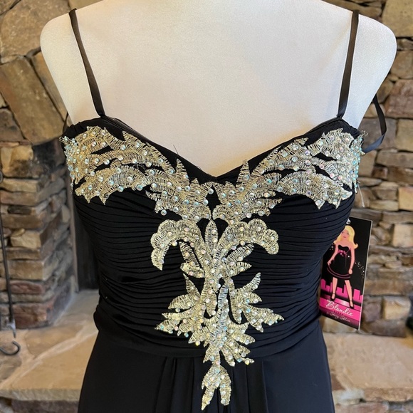 𝅺Perfect condition, NWT black strapless dress with beading - Picture 2 of 8